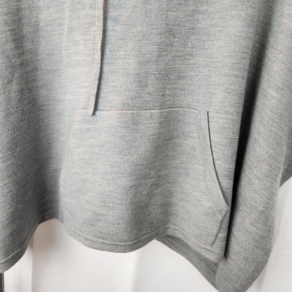 Lululemon All In A Day Hooded Poncho O/S in EUC - Picture 6 of 12